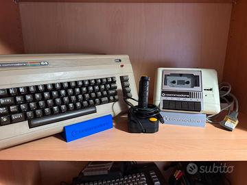 Commodore 64 con Datasette e joystick