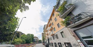 Bilocale con balcone a 15 min dalla Bocconi Milano