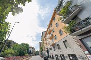 Bilocale con balcone a 15 min dalla Bocconi Milano
