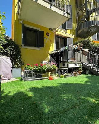 PORZIONE DI BIFAMILIARE A NAPOLI