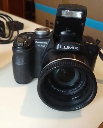 MACCHINA FOTOGRAFICA DMC FZ-28 LUMIX con accessori