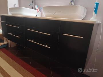 Mobile Bagno doppio lavabo a cassetti e top.