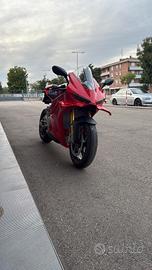 panigale v4s 2025 1800Km praticamente nuova