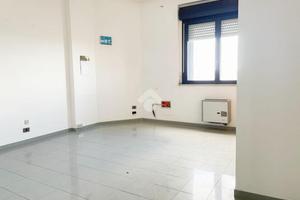 2 LOCALI A MONTE SANT'ANGELO