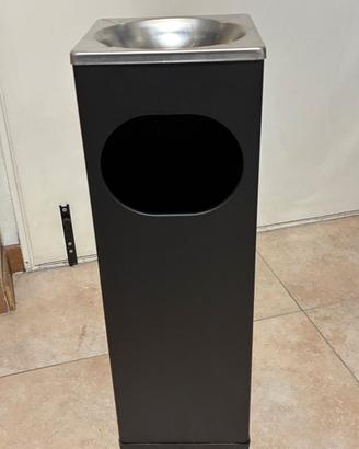 Posacenere da esterno in acciaio