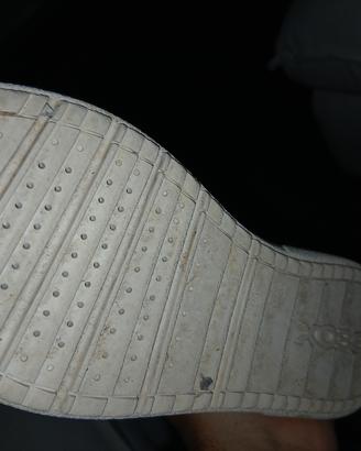 scarpe geox marrone e skechers nere
