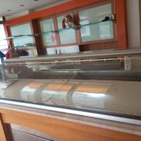 Arredamento negozio pasticceria/gelateria