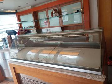 Arredamento negozio pasticceria/gelateria