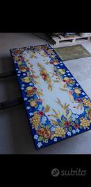 Tavolo in pietra lavica dell'etna dipinto a mano