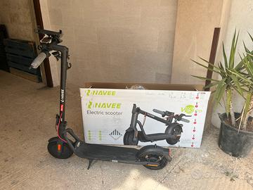 Monopattino Elettrico Navee