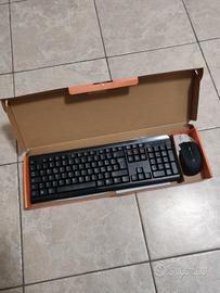 Tastiera con mouse wireless