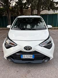 TOYOTA AYGO CONNECT 1.0   5 PORTE