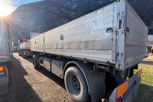 Rimorchio ribaltabile