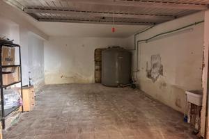 Ampio Garage viale santa caterina