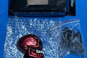 Pomello auto teschio rosso