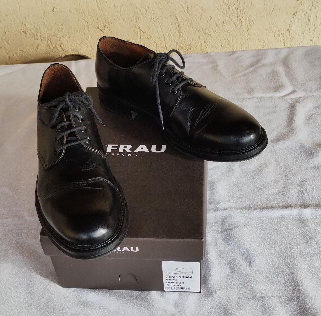 Scarpe Frau uomo modello Derby n 44 come nuove Abbigliamento e