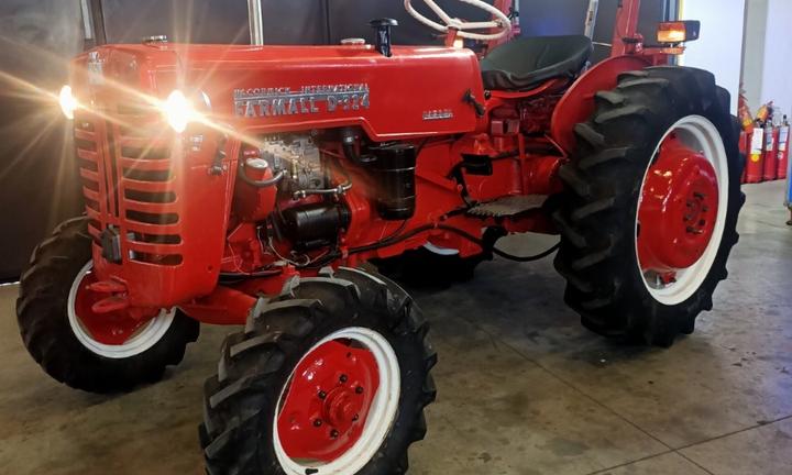 Trattore Storico MC Cormick International Farmall
