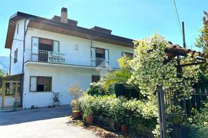 4 LOCALI A SAN MICHELE DI SERINO