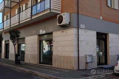 Negozio Aprilia [Cod. rif 3100564ACG] (Centro)