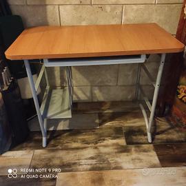 scrittoio porta computer