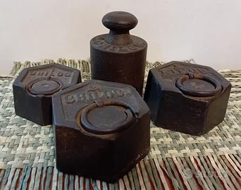 Set antichi pesi da bilancia