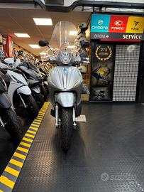 Piaggio Beverly 350 -