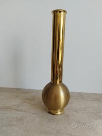 vaso in metallo 