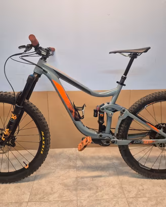 Giant reign 27.5