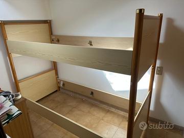 Letto a castello legno chiaro