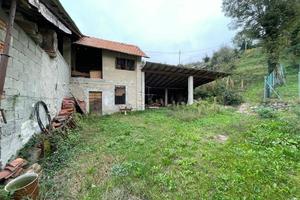 Rustico / Casale di 170 m² con più di 5 locali a G