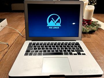 Macbook Air A1369 2gb ram , sdd 256gb