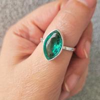 Anello con pietra in zirconia cubica 