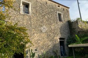 CASA DI CORTE A CASALVIERI