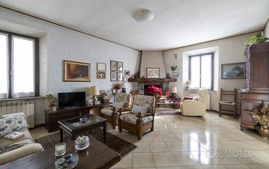 Appartamento ampio con grande terrazza e garage