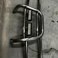 Bull bar inox con doppia barra LED