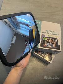 Due specchi retrovisori da auto per neonati