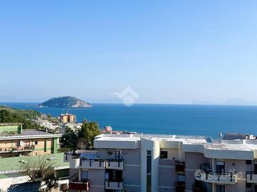 5 LOCALI A POZZUOLI