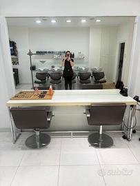 Arredamento negozio parrucchieri