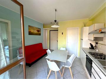 GRAZIOSO BILOCALE ARREDATO in ZONA CENTRALISSIMA