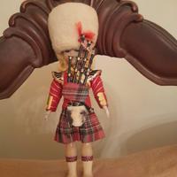 Bambola ricordo Inglese in kilt.