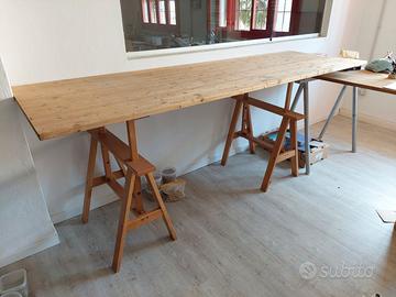 Tavole in legno e cavalletti