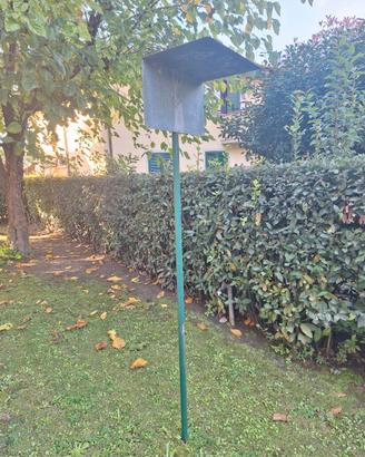 Palo e tettoia per appendere gabbie uccelli canori