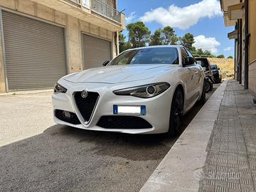 Alfa romeo giulia 2.2 150cv mt6