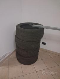 treno di gomme invernali in buono stato "Momo"