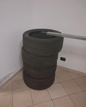 treno di gomme invernali in buono stato "Momo"