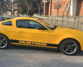 FORD Mustang - 2011
