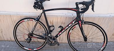 Bicicletta da corsa  in carbonio