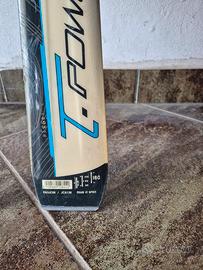 sci neve con attacchi rossignol