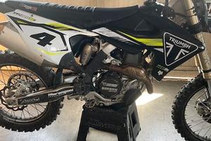 TRIUMPH RC4