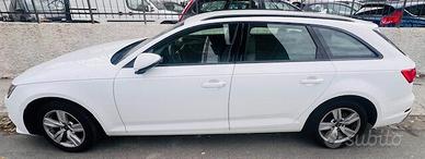 Audi A4 Avant 35 TDI S tronic line edition